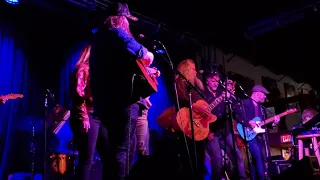 Jamey Johnson, Chris Stapleton, Mickey Raphael - I Ain't Living Long Like This (2/26/2020) Nashville