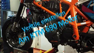 Ventile einstellen KTM 690 Motor - KTM Duke R (2013)