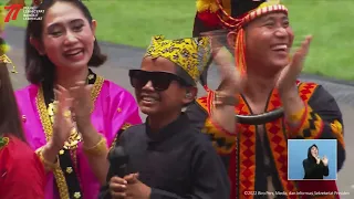 FAREL MENGGOYANG PANGGUNG ISTANA