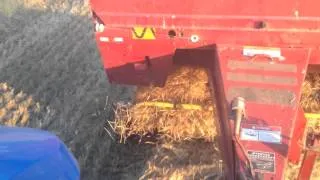 New holland 6030 baler 644, baling straw