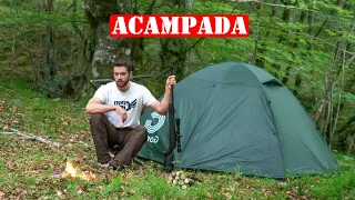 Acampando En El Bosque Con Prácticas De Tiro