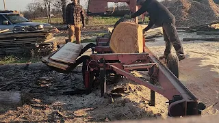 CUSTOMERS LOGS!!! Being sawed on the Woodmizer Lt40 Sawmill.