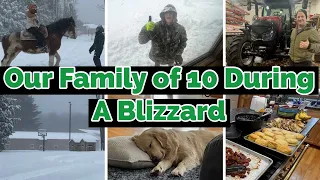 OUR FAMiLY OF 10 DURiNG A BLIZZARD ~ COOKiNG, SHOVELING & CLYDESDALE HORSES