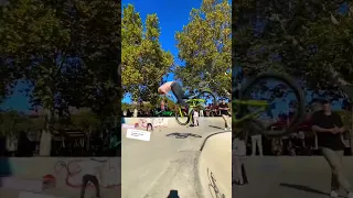 Опасный трюк на бмх! #bmx #велосипед