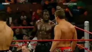 WWE RAW 11/23/2009: 8 Mens The Breakthrough Battle Royal 1/2