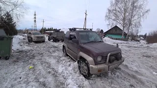 Помощь на дороге, вытаскиваем застрявшие авто на Nissan Patrol