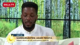 Här lämnar Adam Tensta Nyhetsmorgon mitt i sändning