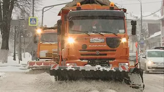 Сильный снегопад накрыл Московскую область