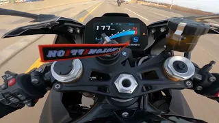 2022 BMW S1000RR's VS 2021 ZX10R| 17 MINS OF RACING