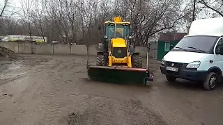 Аренда JCB с навесной щеткой