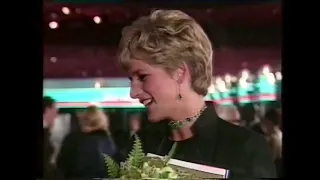 Diana Princess Of Wales Attends Royal Premiere Jurassic Park 1993