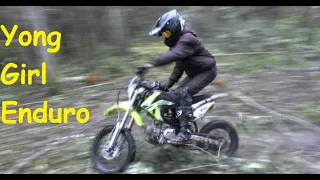 Young Girl Video Moto Blog "Forrest Enduro "