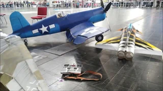 F4U Corsair scale 1/4 indoor ultralight from build to flight, no space for helium