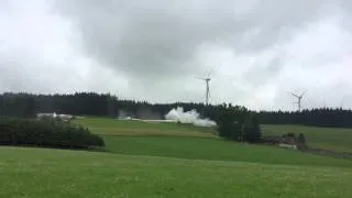 Sprengung einer Windkraftanlage bei Kraftsried durch die Wilhelm Geiger GmbH. In Slowmotion