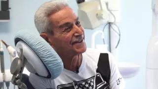 Intervento implantologia dentale a carico immediato in paziente in dialisi