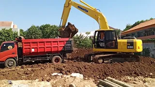 Excavator komatsu PC 200-7 Loading dump truck