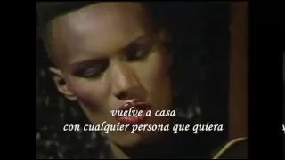 Grace Jones - I've Seen That Face Before (Libertango) (Subtítulos español)