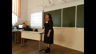 Директриса запугивает школьника из-за значка «Навальный 2018»