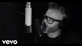 Matt Berninger - Walking on a String (feat. Phoebe Bridgers)