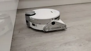 Samsung Jet Bot 90 AI+ robot vacuum cleaning the kitchen