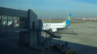 Boeing 737-85R UR-PSG посадка в Харькове 18.XI.2018 / landing in Kharkov HRK Ukraine