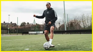 HOW A PRO FOOTBALLER TRAINS