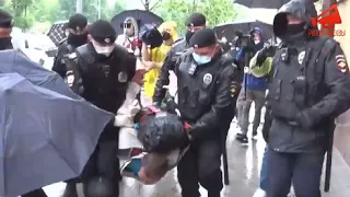 Массовые задержания полицией на акции у ГУВД в Москве