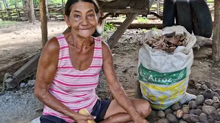 VEJA A FELICIDADE DA DONA FÁTIMA COM O PRESENTE