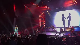 Luke Bryan - Country Girl (Shake it for Me) Live in Dallas