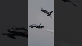 Formation Break: Three Aermacchi MB-339 of Frecce Tricolori Land #short #shorts