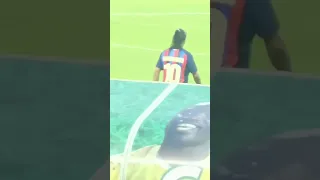 Ronaldinho Entering By Hugging Mayuka During Barcelona Legends Vs Zambia 2012 Afcon Champions