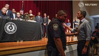 Beto O’Rourke interrupts Texas Gov presser on school shooting