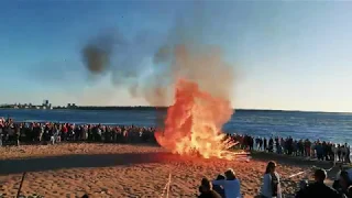 Эстония, таллин, празднование дня ивана купалы. | Estonia, Tallinn, Ivan Kupala day celebration.