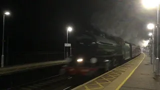61306 'Mayflower' ANNIHILATES Manningtree and Marks Tey with 5Z65