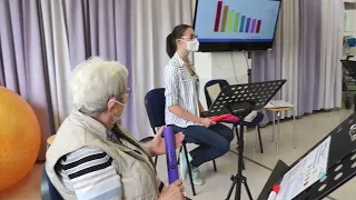 Musiktherapie: Die Boomwhacker-Gruppe der Geriatrischen Tagesklinik im Klinikum Nürnberg