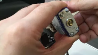 (004) Single pin picking a new Master Lock 3  - challenging key bitting