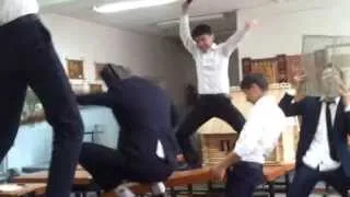 HARLEM SHAKE зажигают школьники