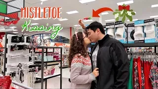 Mistletoe Kissing In Public! | Vlogmas Day 11