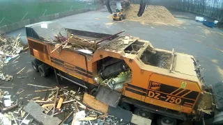 Doppstadt DZ 750 shredding waste wood