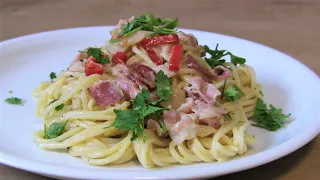 Spaghetti in Knoblauch Sahne Soße mit Bacon-einfache und günstige Mahlzeit-ist in 10 Minuten fertig