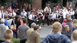 Częstochowa Pipes & Drums i Arkadiusz Powolny - Dni i Noce Szczytna 2013 - Highland Cathedral