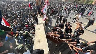 Proteste a Baghdad: i manifestanti sfondano la zona verde