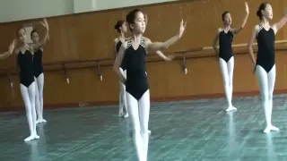 Jocelyn at Beijing Dance Academy 北京舞蹈學院附中古典舞身韵課