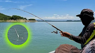 PEJERREY LOCO ESCAPA CON LA BOYA  🐟 IMPRESIONANTE PIQUE 🔥