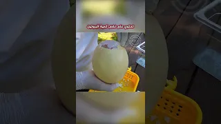 أكبر بيضة في العالم - شاهد كم يتطلب من القوة لكسر بيض النعام 🥚 #shorts