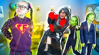 Super Nerd vs Ghost GDZ! School life Ksenia!