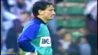 El gol que Zinedine Zidane le metió al Betis en la Copa de la UEFA de la 95/96