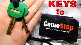 THE KEYS TO GAMESTOP!!! Dumpster Diving Gamestop Night #530