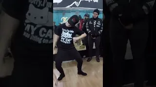 Jaja Vankova at Beastcamp Session in a Krump battle