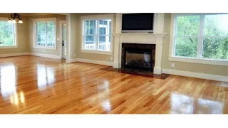How to use a broom to clean wooden floor